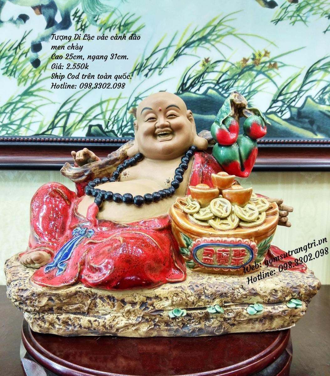 Tượng Phật Di Lặc vác cành đào
